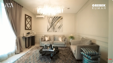 Potret Ruang Tamu Rumah Olla Ramlan (YouTube AH)