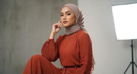 Baju Warna Bata Cocok dengan Jilbab Warna Apa/AI