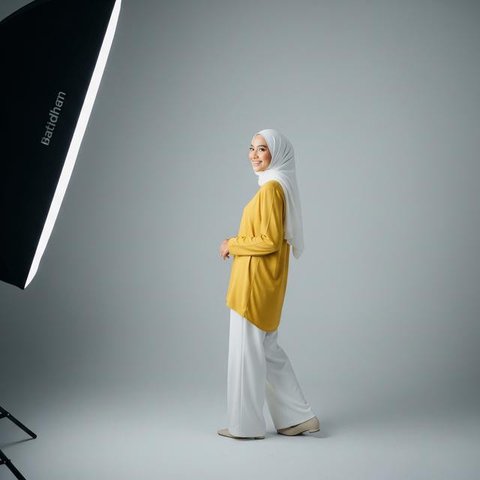 Baju Lemon Cocok dengan Jilbab Warna Apa/ Ilustrasi AI