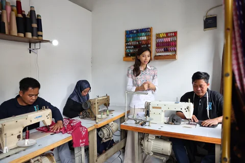 Kain Indonesia by Shifara Tawarkan Office Wear Modern Bernuansa Wastra