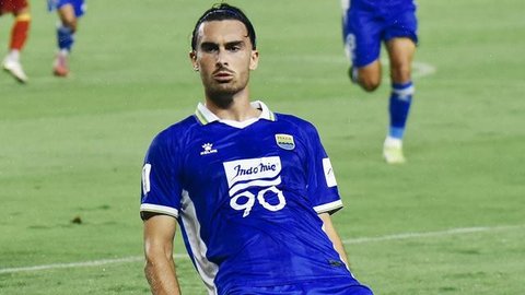 Aksi striker Persib Bandung, Andrew Jung saat menghadapi Bangkok United di laga kedua AFC Champions League 2 di Pathum Thani Stadium, Bangkok, Rabu (1/10/2025). (Dok. Persib)