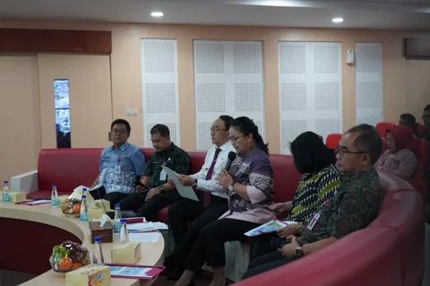 Wali kota Semarang, Agustina Wilujeng didampingi Pj Sekda dan Kepala DKK Kota Semarang saat mengikuti verifikasi dokumen pada penilaian kota sehat Swasti Saba pada Agustus lalu