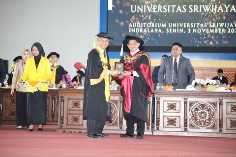 Mendagri Tito Karnavian menyampaikan orasi ilmiah pada acara Dies Natalis ke-65 Universitas Sriwijaya (UNSRI)