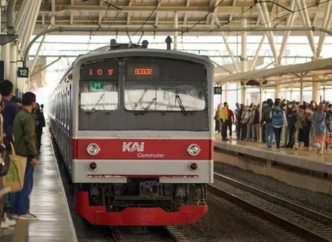 PT Kereta Commuter Indonesia (KCI) atau KAI Commuter mencatat lonjakan penumpang KRL Commuter Line Jabodetabek. (Foto: KAI)