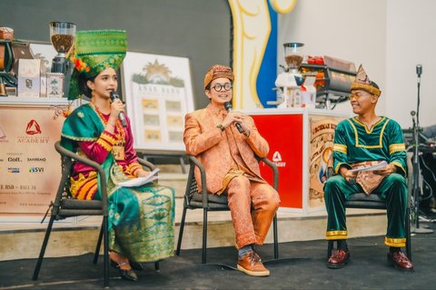 Roemah Koffie dan PT Pos Indonesia Luncurkan Prangko Edisi Spesial 'Anak Daro' di Jakarta Coffee Week 2025