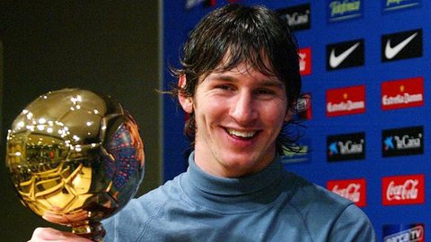 Penyerang Barcelona Lionel Messi berselebrasi usai mencetak gol ke gawang Basel pada pertandingan Liga Champions di di stadion Camp Nou pada tanggal 4 November 2008. Lionel Messi berkarir ber
