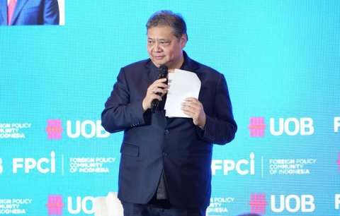 Menteri Koordinator Bidang Perekonomian Airlangga Hartarto dalam Closed-Door Dialogue: C-Suite Forum, bagian dari Conference on Indonesian Foreign Policy (CIFP) 2025, Minggu (30/11/2025). (Do