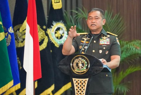 Kepala Staf Angkatan Darat (Kasad) Jenderal TNI Maruli Simanjuntak saat menutup Pendidikan Reguler (Dikreg) LXVI Seskoad Tahun Ajaran 2025 di Bandung, Selasa (04/11/2025).