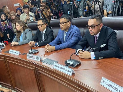 Uya Kuya, Sahroni, Eko Patrio dan Nafa Urbach di sidang MKD