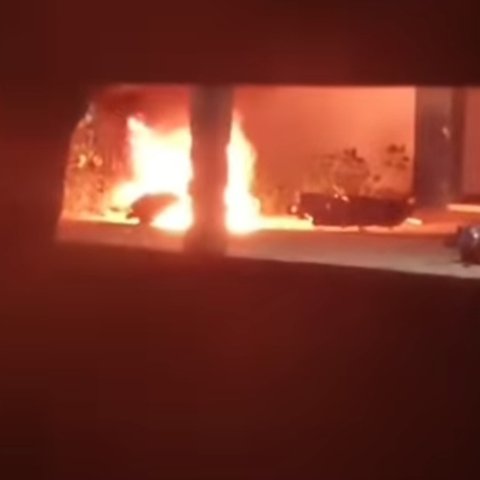 Tawuran di UMN Pecah! Mahasiswa Fakultas MIPA vs Teknik Bentrok Sampai Bakar Motor