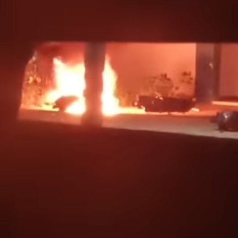 Tawuran di UMN Pecah! Mahasiswa Fakultas MIPA vs Teknik Bentrok Sampai Bakar Motor