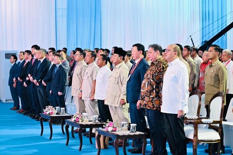 Menteri ESDM Bahlil Lahadalia saat mendampingi Presiden Prabowo Subianto meresmikan pabrik petrokimia Lotte Chemical Indonesia (LCI) di Cilegon