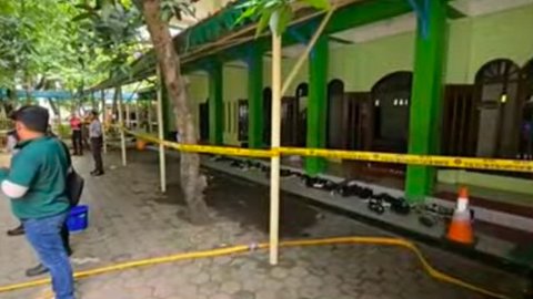 Ledakan terjadi di kawasan SMA Negeri 72 Jakarta, Kelapa Gading, Jakarta Utara, pada Jumat (7/11/2025). (Istimewa)