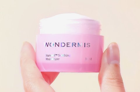 STARENOL&trade; Soothing Moisturizer.