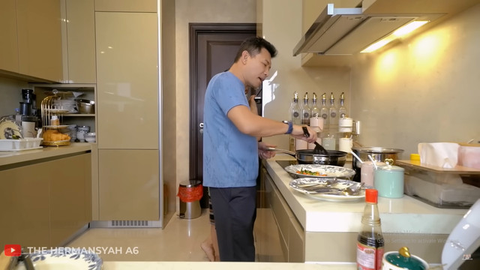 Potret Dapur Apartemen Anang Hermansyah dan Ashanty/ Youtube The Hermansyah A6