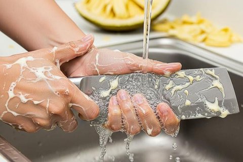 Tips Mengupas Nangka Anti Lengket. Foto: Gemini
