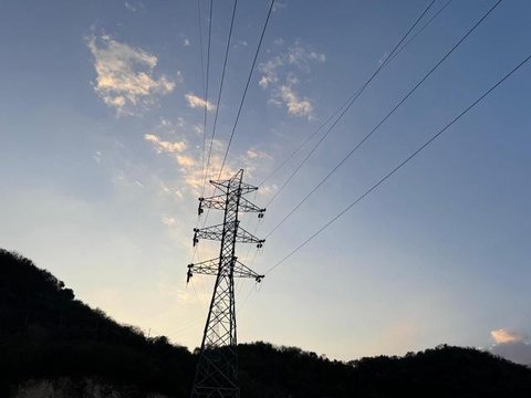 Pembangkit Listrik Tenaga Gas dan Uap Muara Karang yang berlokasi di daerah Pluit, Jakarta Utara. PT PLN (Persero) akan segera melantai di Bursa Karbon Indonesia (IDXCarbon), dan mengklaim ba