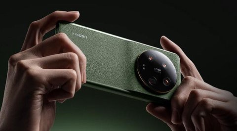 Samsung Galaxy S23 Ultra 5G dirilis dalam empat varian warna; Green, Cream, Phamtom Black, Lavender (Liputan6.com/ Agustin Setyo W).