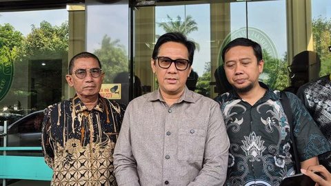 Perceraian antara Andre Taulany dan Rien Wartia Trigina akhirnya tuntas. Andre Taulany bacakan ikrar talak, menandai berakhirnya rumah tangga mereka.