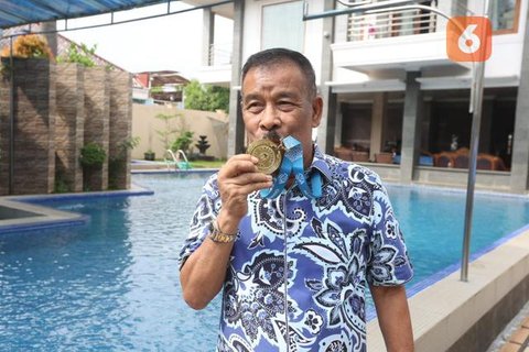 Pengumuman perekrutan Wiliam Marcilio oleh Persib Bandung yang dilakukan melalui mobitron yang berkeliling di jalan-jalan Kota Bandung. (Bola.com/Erwin Snaz)