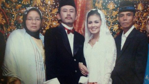 Foto kenangan pernikahan Epy Kusnandar dan Karina pada 27 Juli 2008 (Sumber: Instagram/epy_kusnandar_official)