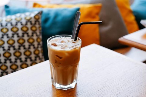 Ide Jualan Es Kopi Susu Rumahan Sistem Delivery/ Ilustrasi AI
