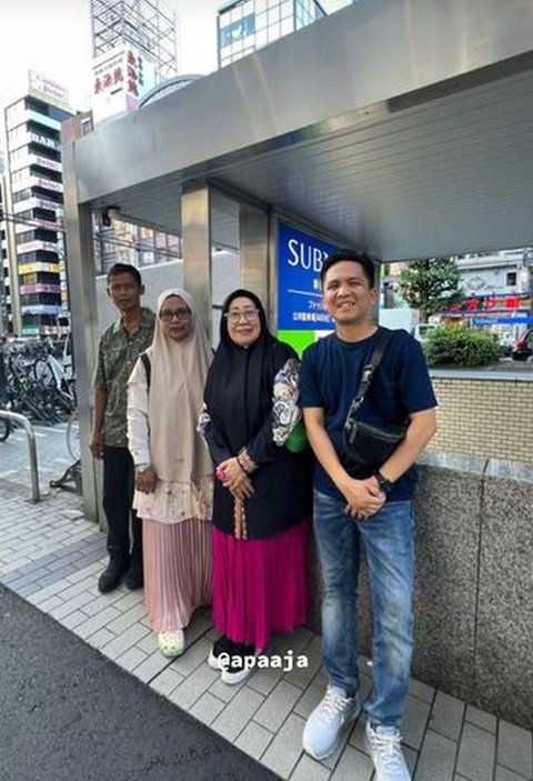 6 Potret Kesederhanaan Ayah Pratama Arhan, Sosok Hebat di Balik Kesuksesan Anak (TikTok/apaaja)