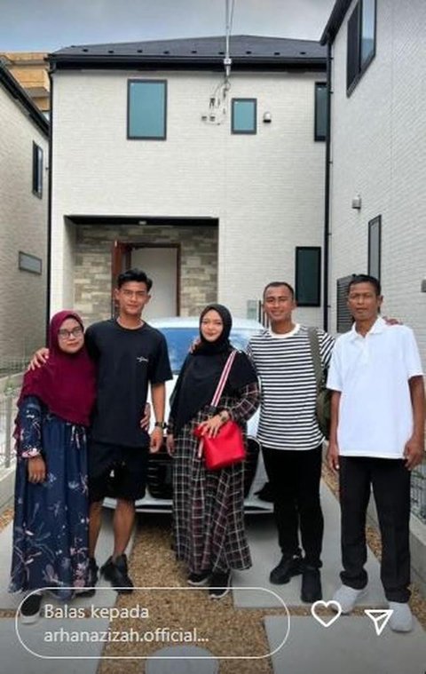 6 Potret Kesederhanaan Ayah Pratama Arhan, Sosok Hebat di Balik Kesuksesan Anak (TikTok/apaaja)