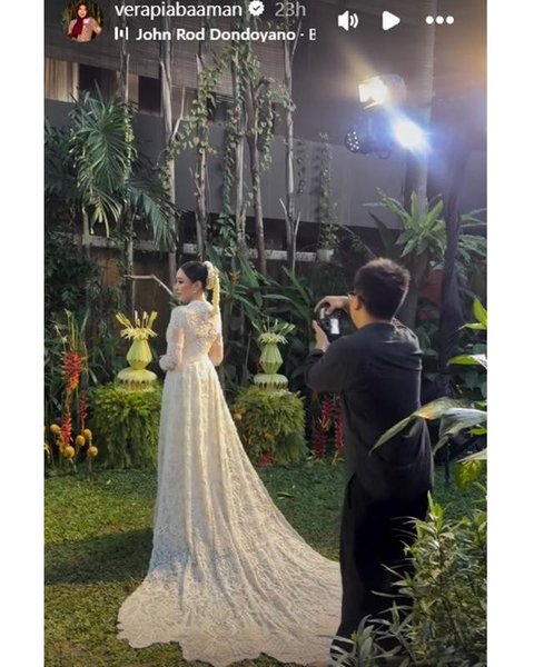 Penampilan Amanda Zahra di resepsi pernikahan. [IG: @verapiabaaman]