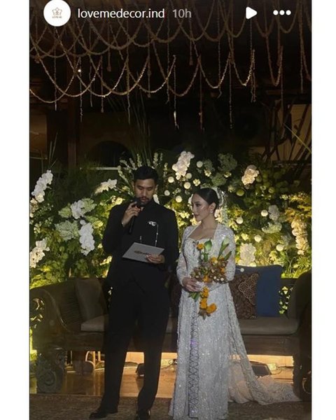 Penampilan Amanda Zahra di resepsi pernikahan. [IG: @verapiabaaman]