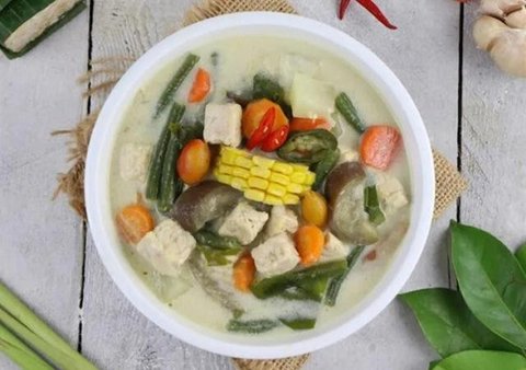 Ilustrasi Sayur Nangka Muda Kuah Santan Credit: freepik.com