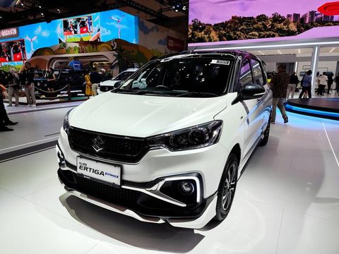 Tampak Toyota New Veloz Hybrid di GJAW 2025 (Liputan6.com/Azkal Azkia)