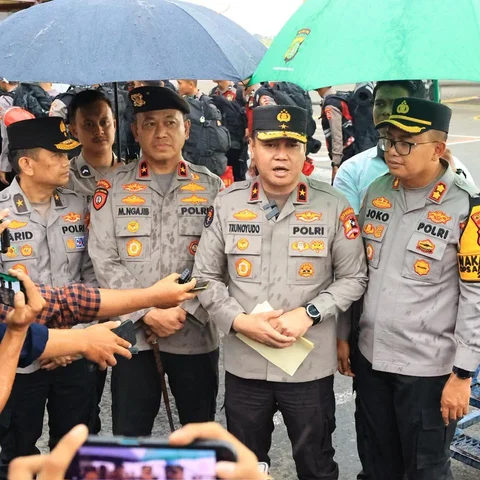Polri Kirim Ratusan Personel ke Sumatra