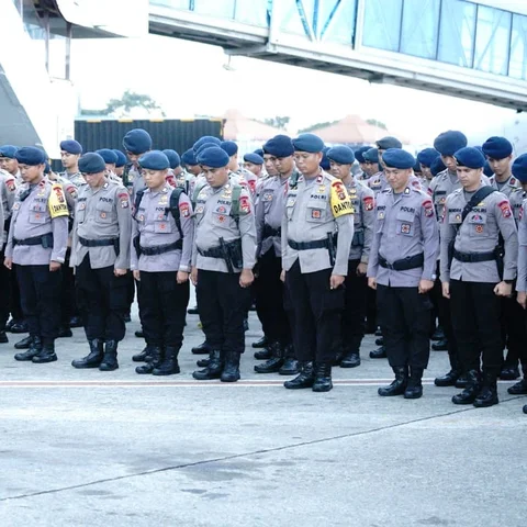 Polri Kirim Ratusan Personel ke Sumatra