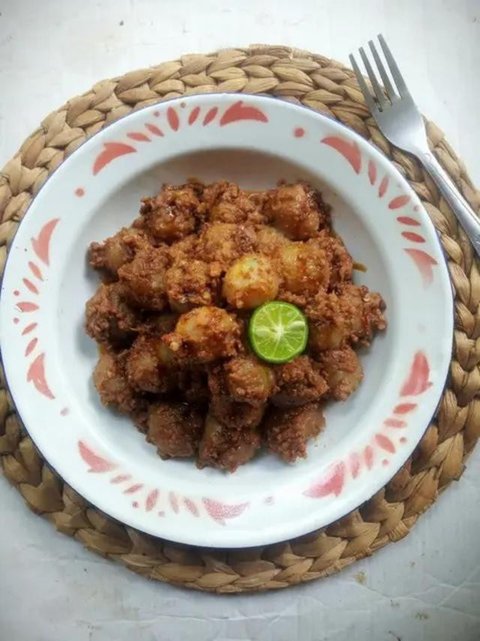 Ilustrasi cilok bumbu kacang.