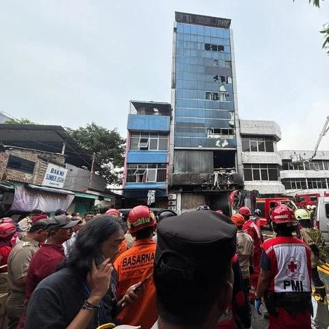 Kebakaran Gedung PT Terra Drone di Cempaka Baru, Cempaka Putih, Jakarta Putih. (Liputan6.com/Ady Anugrahadi)