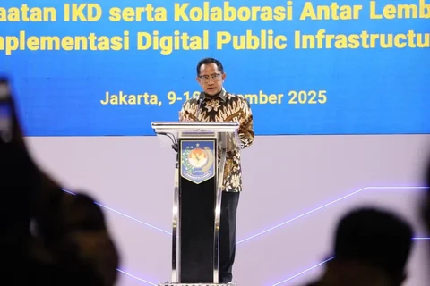 Mendagri Tito Karnavian saat Rakornas Kependudukan dan Pencatatan Sipil dengan Lembaga Pengguna 2025