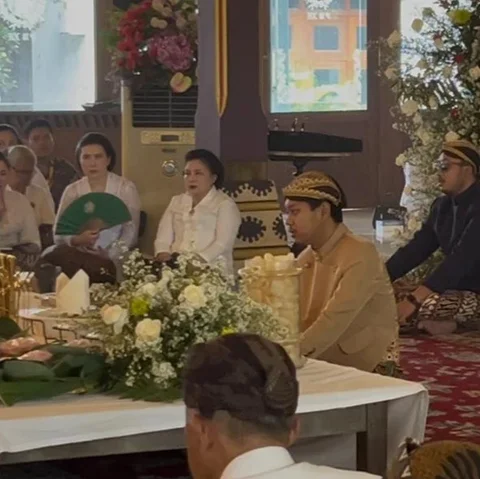 Peringatan 40 Hari Paku Buwono Wafat
