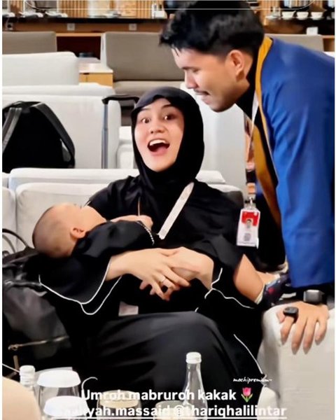 Momen baby Arash, anak Aaliyah Massaid dan Thariq Halilintar, umrah perdana di usia 6 bulan. [IG: @thariqhalilintar]