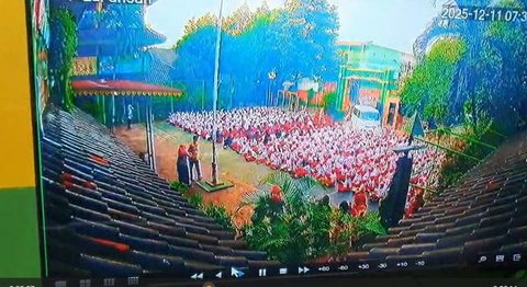 Mobil Makan Bergizi Gratis (mobil MBG) tabrak kerumunan siswa SDN 01 Kalibaru, Jakarta Utara. (Tangkapan Layar)