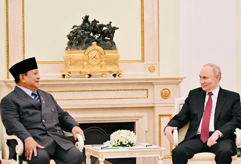 Prabowo melakukan pertemuan bilateral dengan Presiden Putin di Istana Kremlin, Moskow, Rabu (10/12/2025).