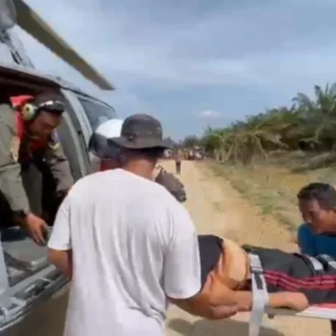 evakuasi warga aceh tamiang