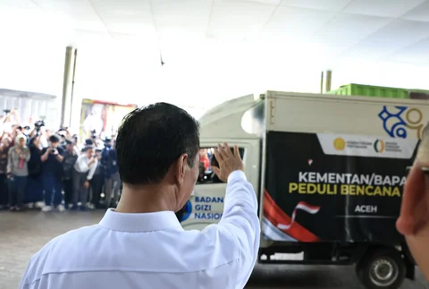 Mentan Amran Kembali Lepas 153 Truk Bantuan Banjir Sumatra