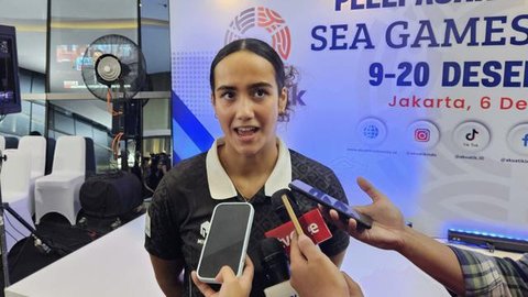 Perenang Indonesia, Jason Donovan Yusuf, merayakan kemenangannya di final 100 meter gaya punggung putra di SEA Games ke-33 di Bangkok, Thailand, Rabu 10 Desember 2025. Cabang olahraga renang