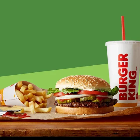 Cara unik Burger King untuk bertahan di masa pandemi dengan promosikan dagangan kompetitor.