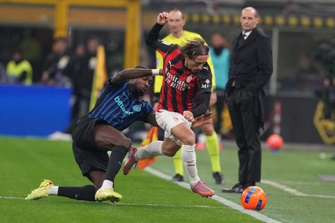 Gelandang AC Milan, Luka Modric, merayakan gol timnya dalam laga Serie A antara Lecce dan AC Milan di Stadion Via del Mare, Lecce, Italia, Jumat, 29 Agustus 2025. (Giovanni Evangelista/LaP
