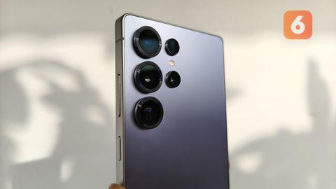 Rumors surrounding the Samsung Galaxy S26 Ultra are heating up with leaks about its release date, revolutionary design, camera upgrades, and advanced performance.