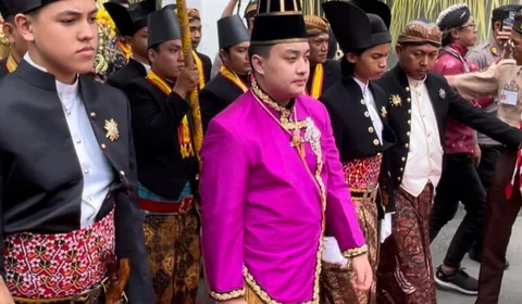 Usai Jumenengan, Pakubuwono XIV Purboyo Baca Sabda Dalem di Atas Batu Keramat