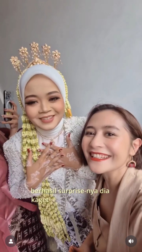 Gaya rambut Prilly Latuconsina di Pernikahan Fansnya di Jogja. [@prillylatuconsina96]