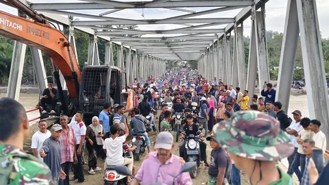 Jembatan Bailey Teupin Mane Rampung Dibangun, Aktivitas Warga Kembali Normal